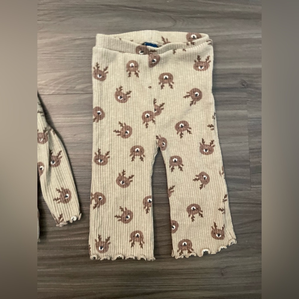 Old Navy Cream and Brown Ribbed Matching Set with Cozy Reindeer print size 6-12M - Picture 3 of 5